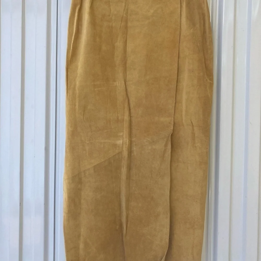 𝅺vtg  Grownbeans by Karen Groner  suede Skirt. LRG . Made in USA.